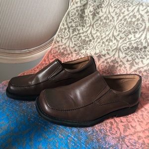 Smartfit brown leather dress shoe, size 12.5/kids!